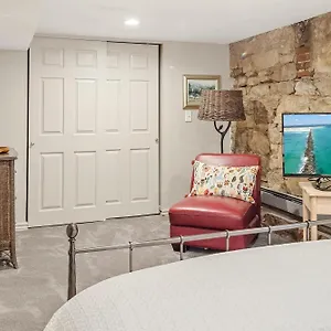 https://von1271-garden-apartment-in-a-stately-capitol-hill.seedenverhotels.com