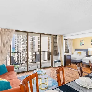 Beautiful 1br, Steps To Waikiki And Parking Honolulu