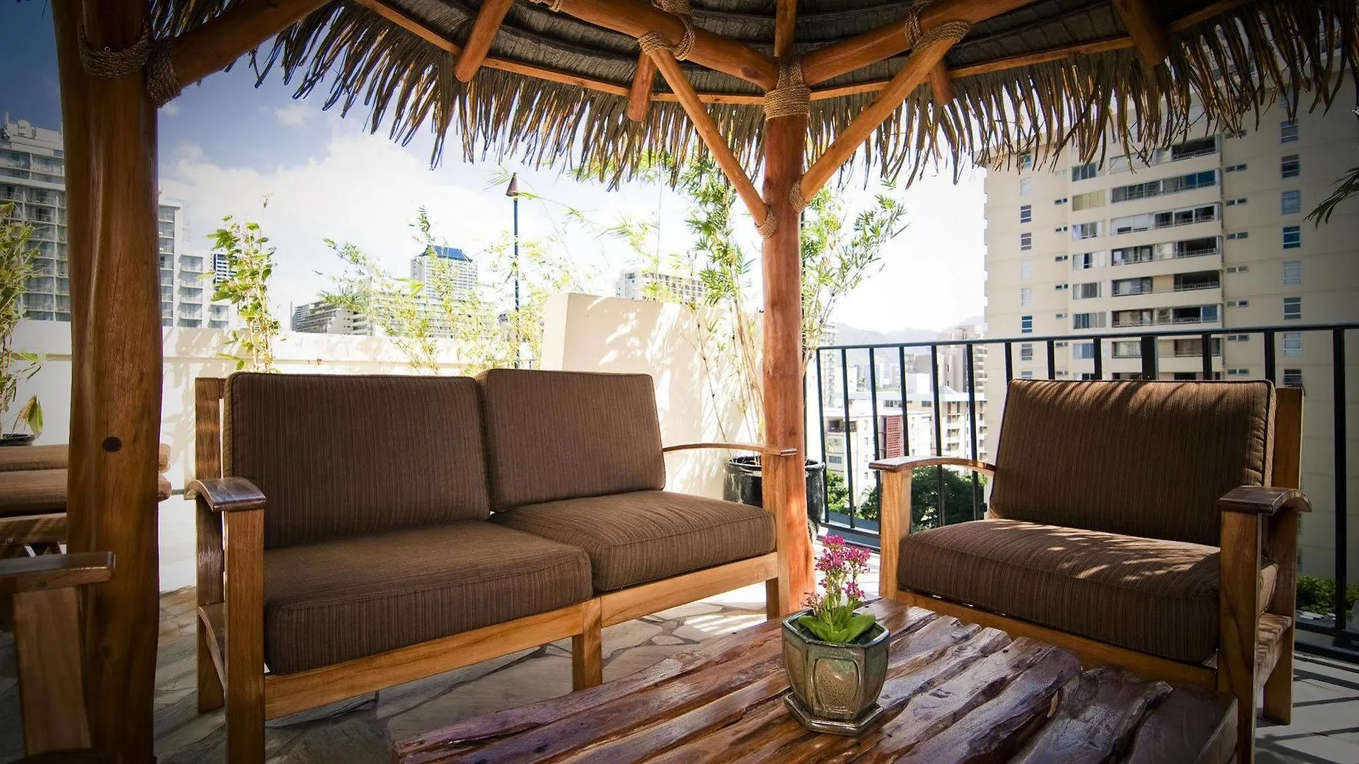 Castle Bamboo Waikiki Hotel Honolulu
